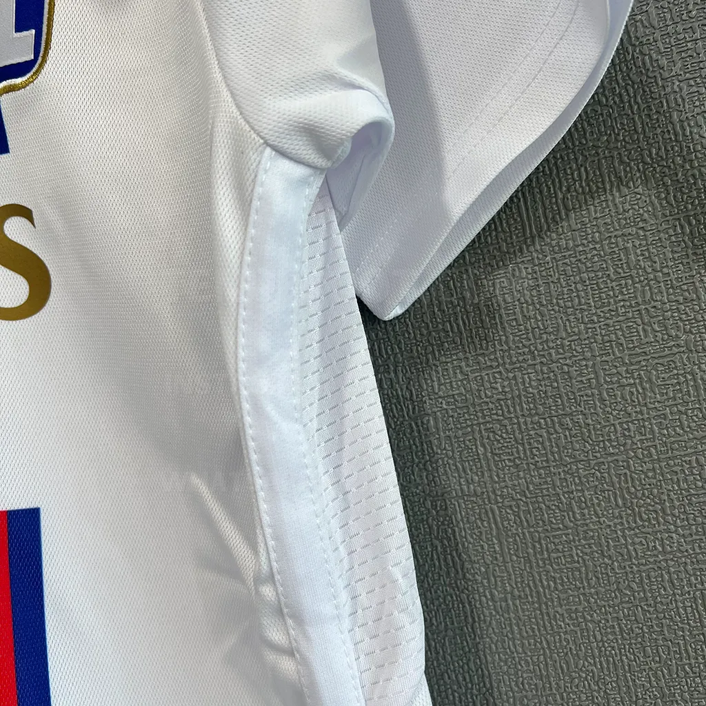 OL Lyon Home (4)