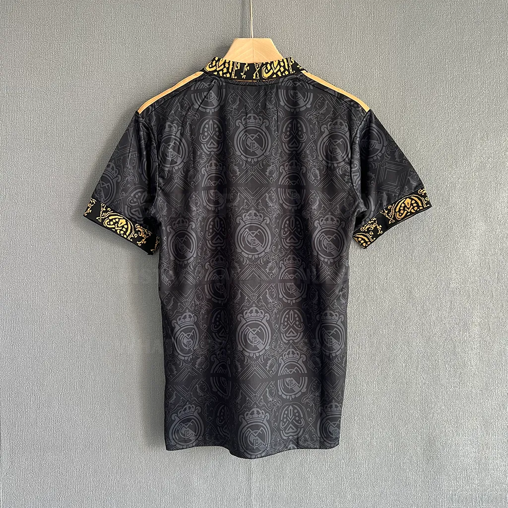 Real Madrid Concept Black Gold (7)