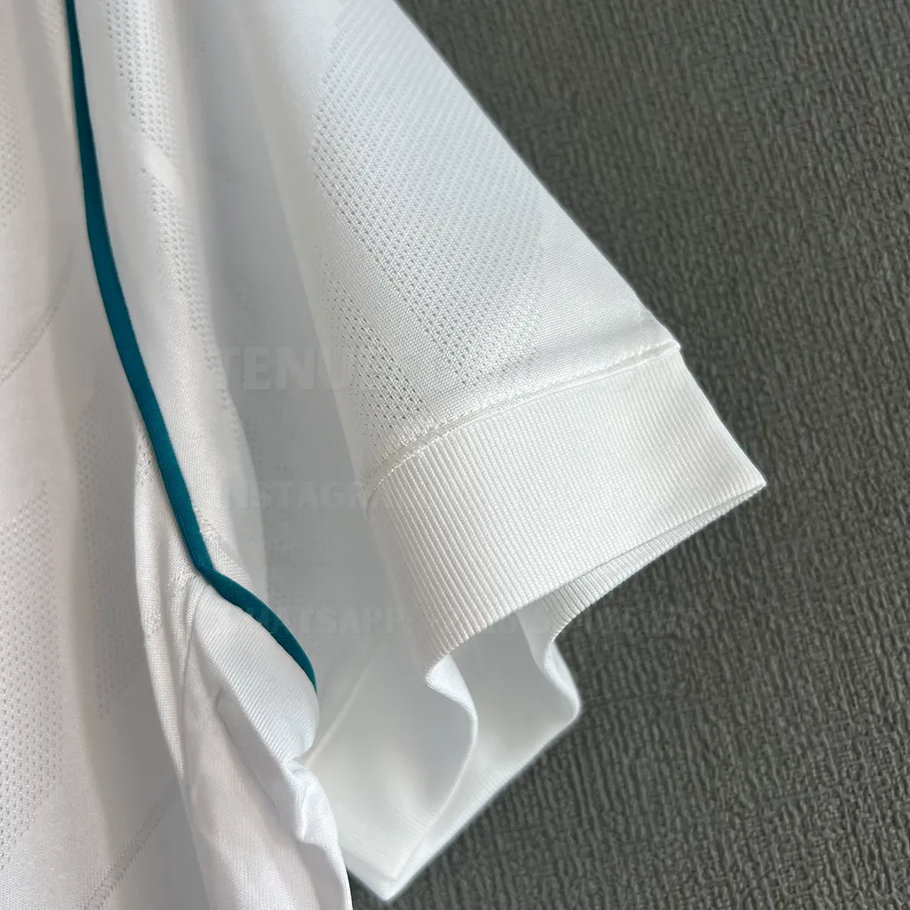 Real Madrid Retro 17-18 Home (4)