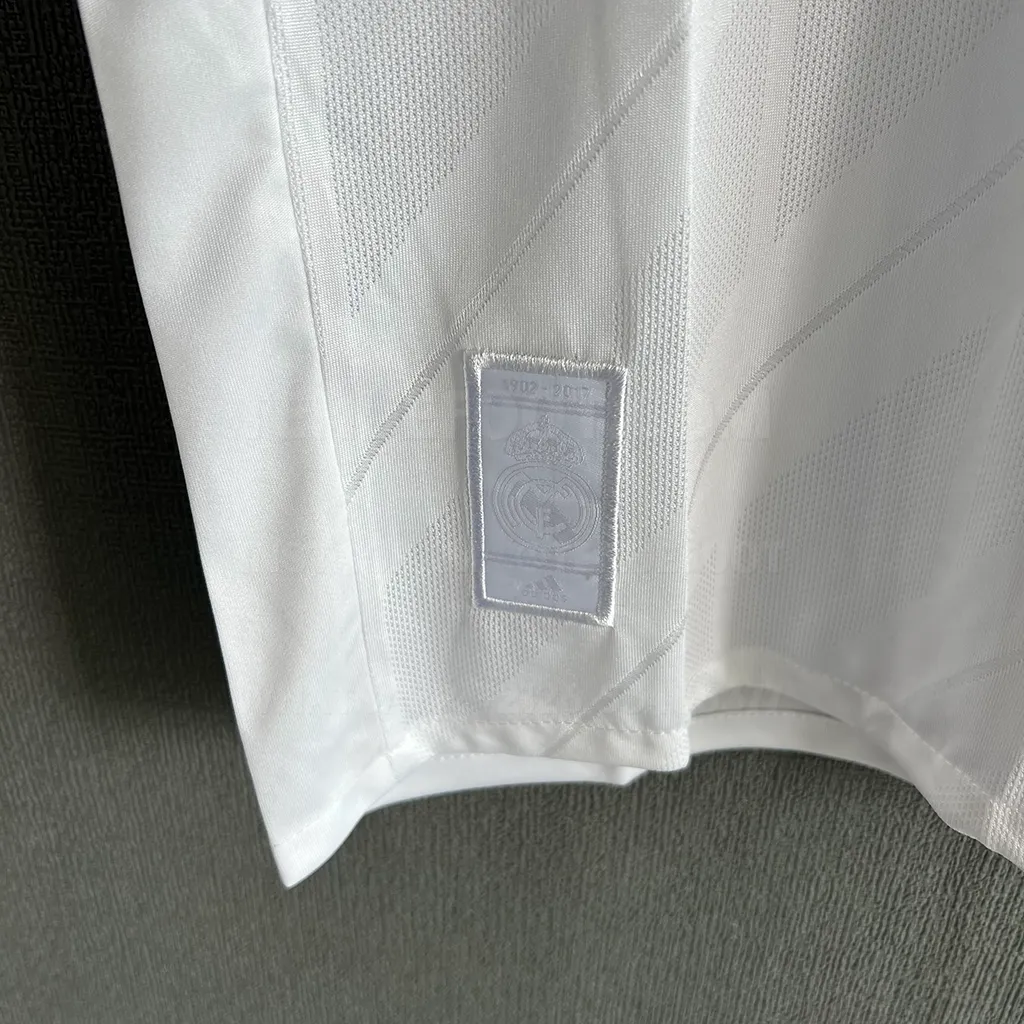 Real Madrid Retro 17-18 Home (5)