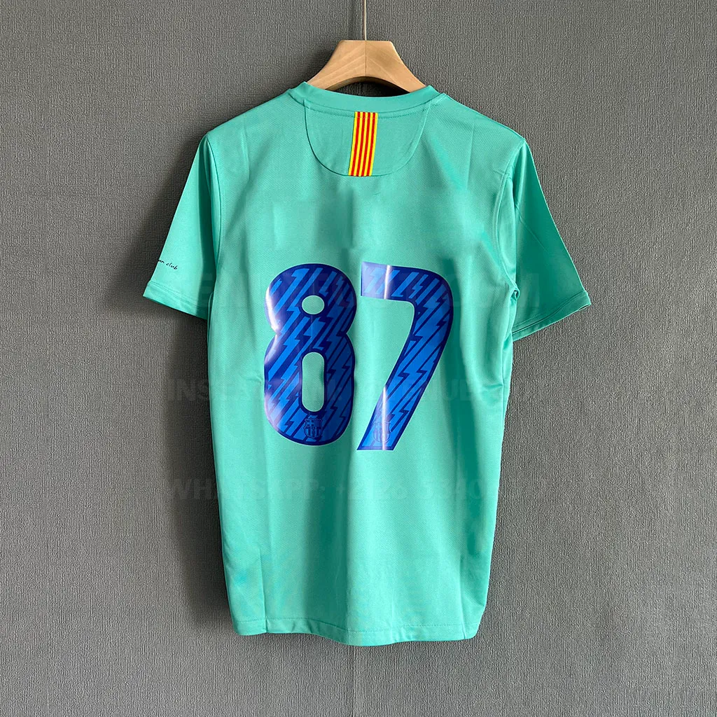 Barcelona Retro 10-11 Away (7)