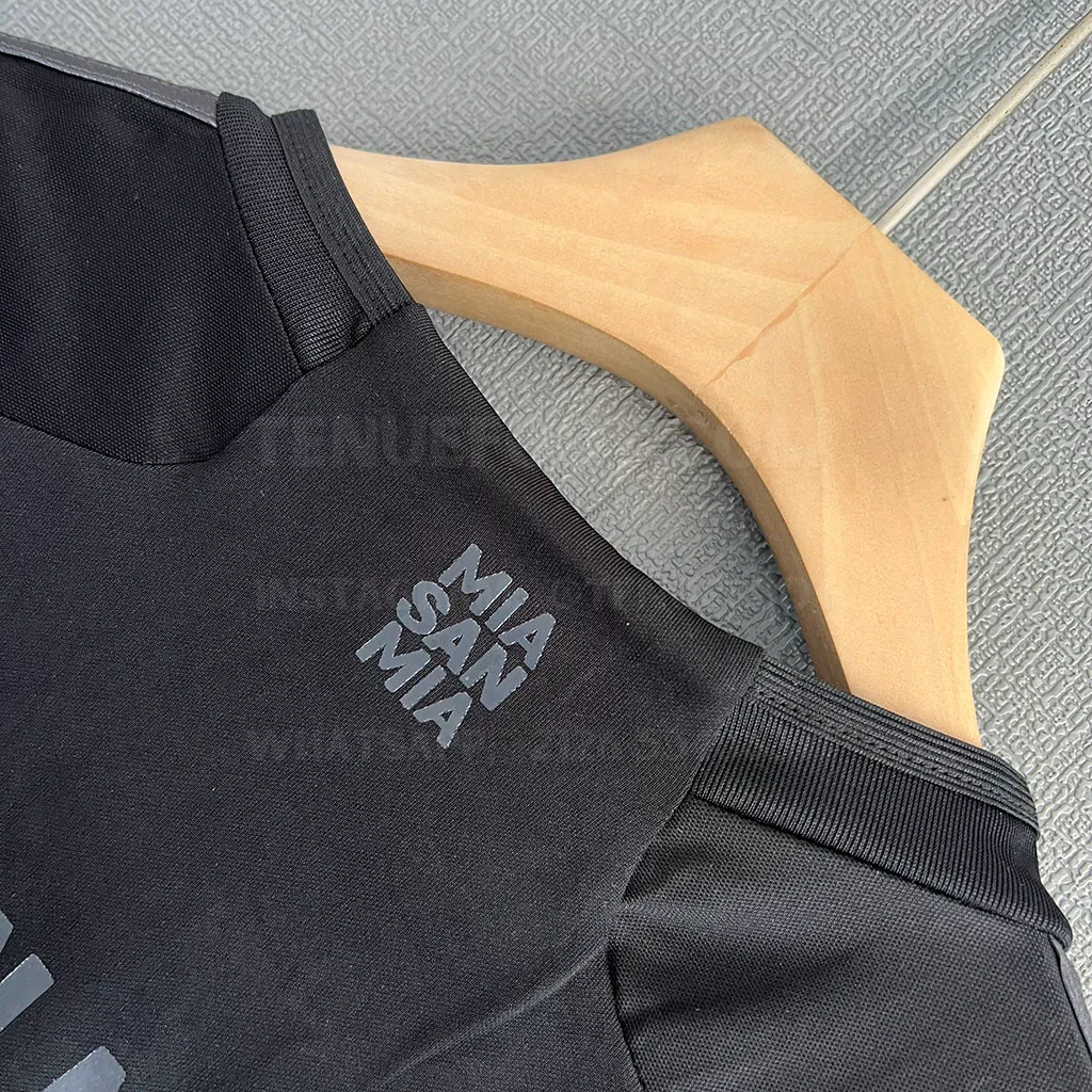 Bayern Munich All Black (6)