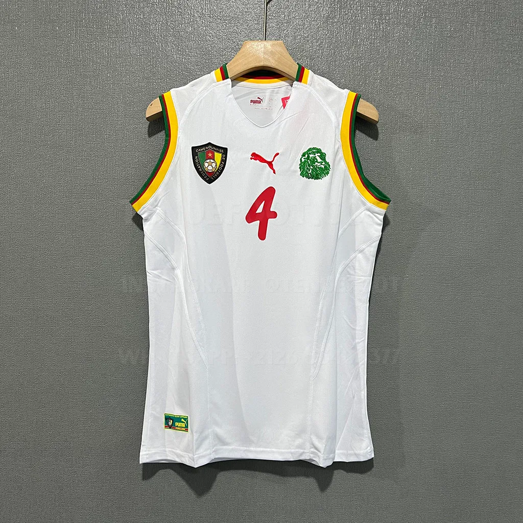 Cameroom Retro 2002 Away (1)