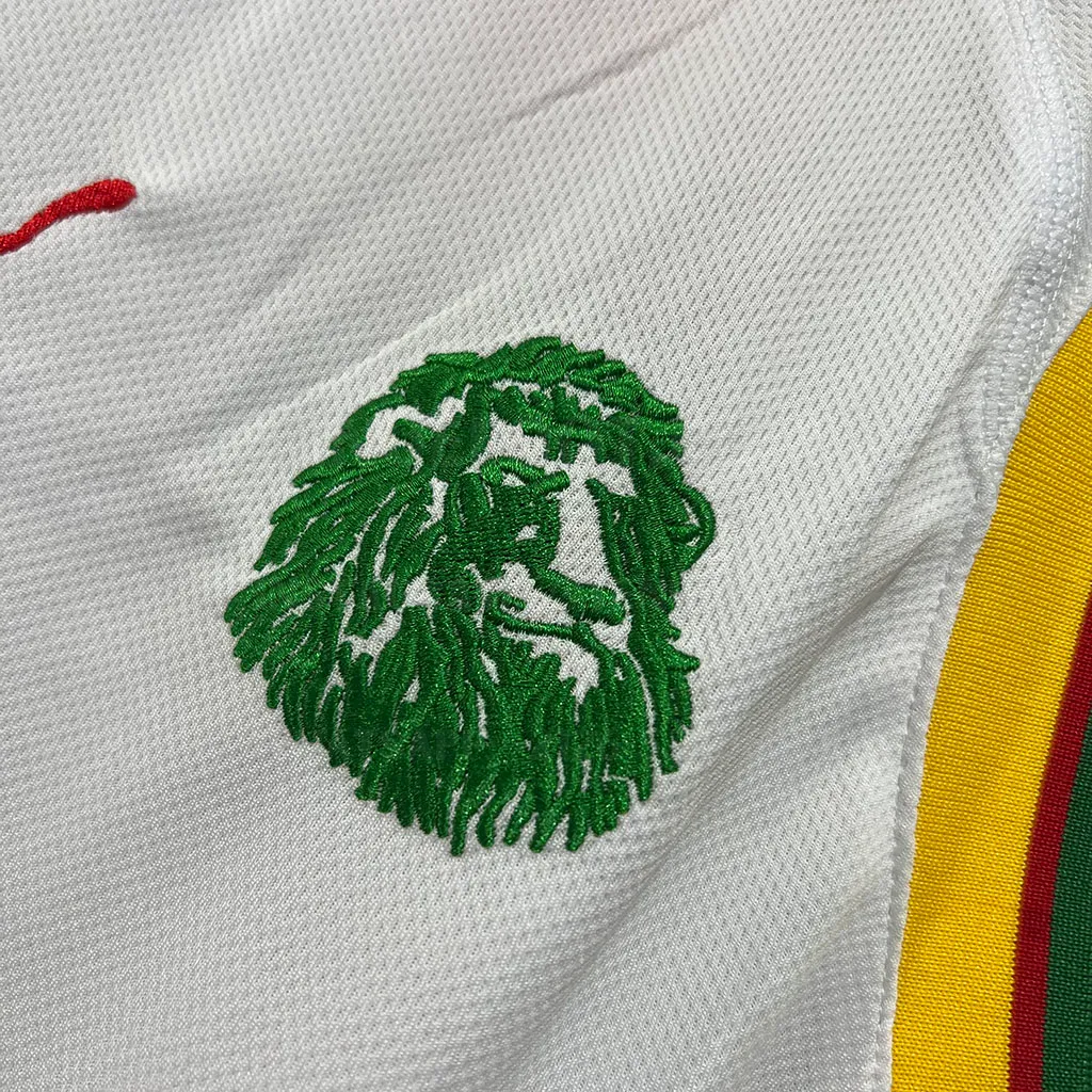 Cameroom Retro 2002 Away (2)