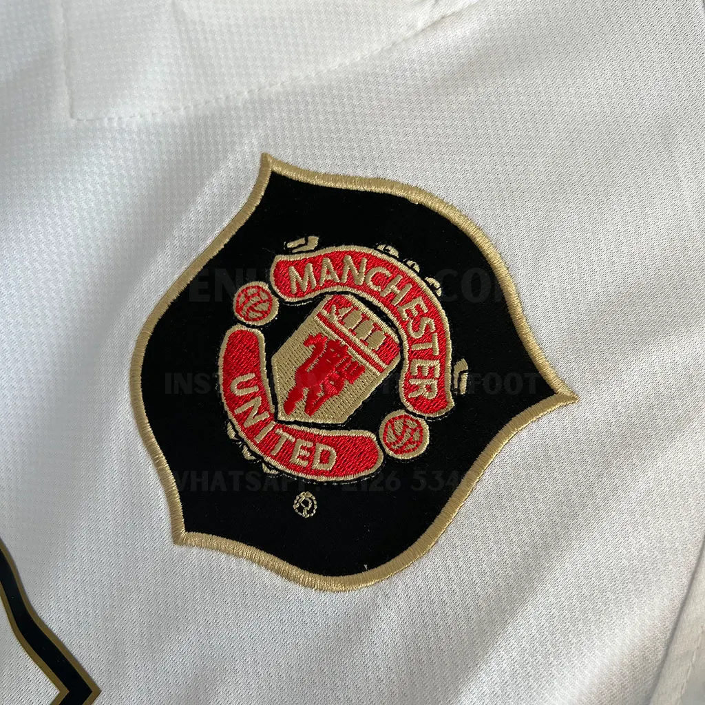 Man Utd Retro 06-07 Away (2)