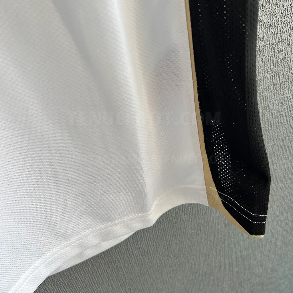 Man Utd Retro 06-07 Away (5)