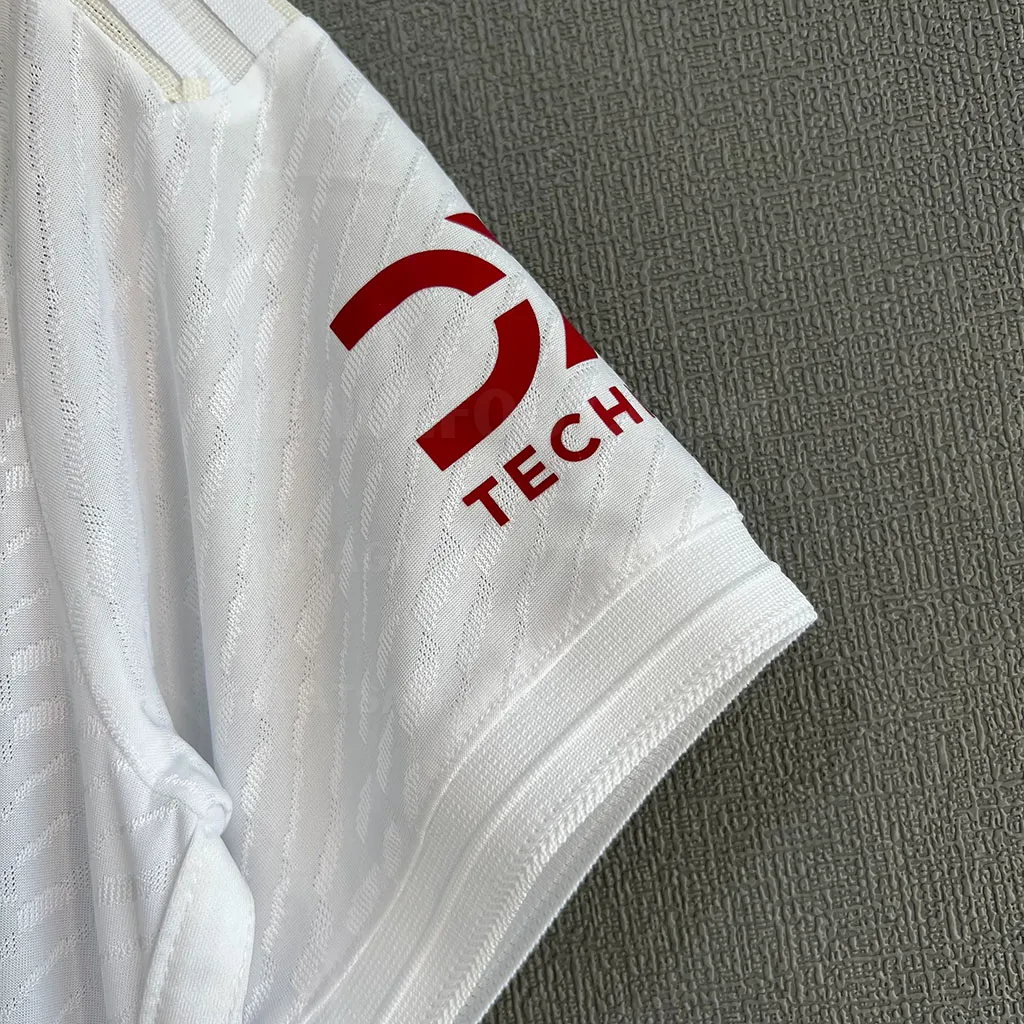 Man Utd Third Player Version (4)