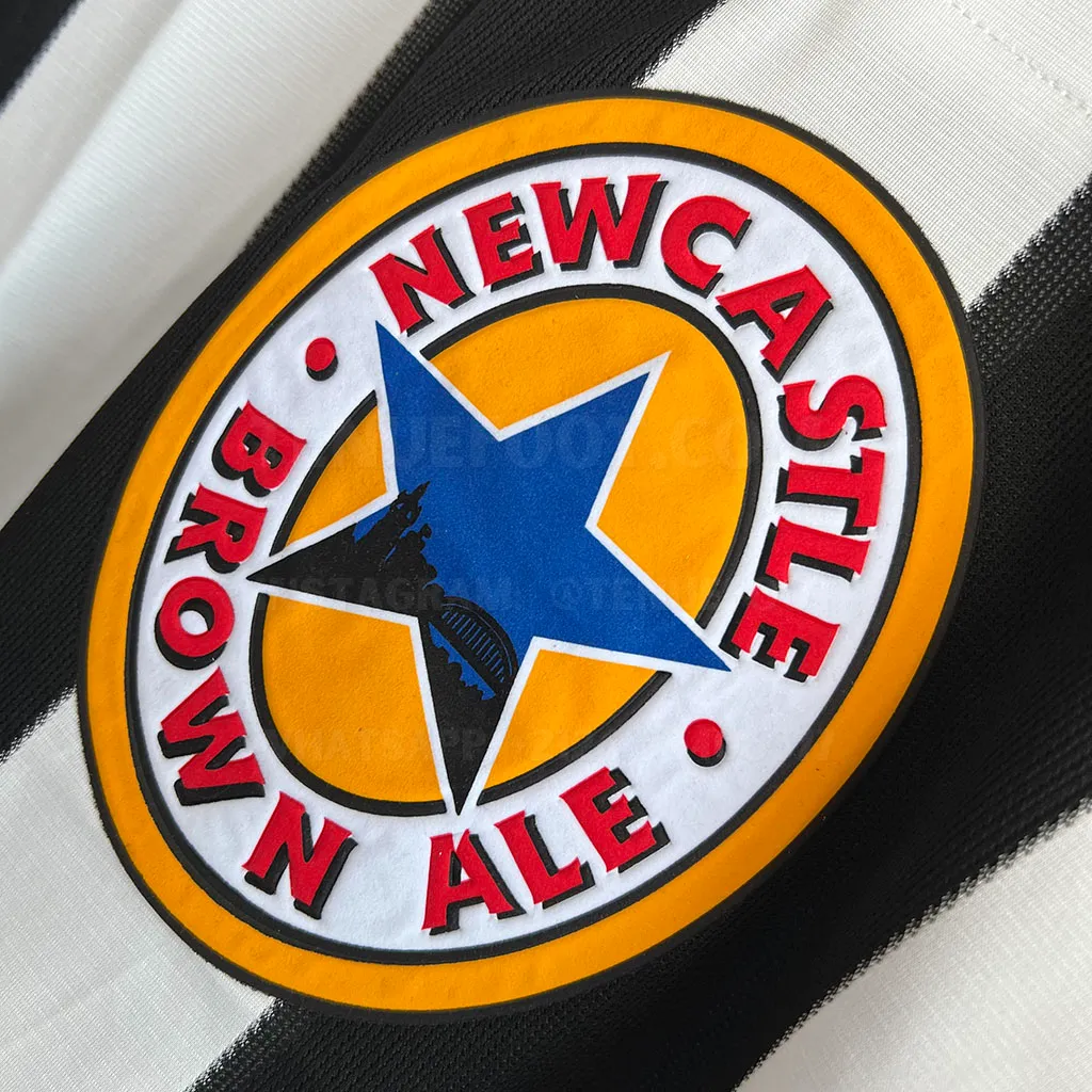 Newcastle United Retro 95-97 Home (4)