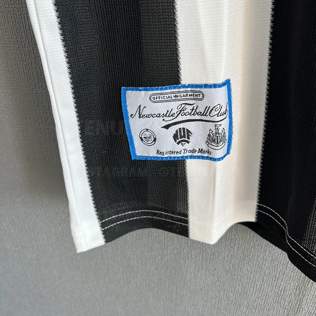 Newcastle United Retro 95-97 Home (5)