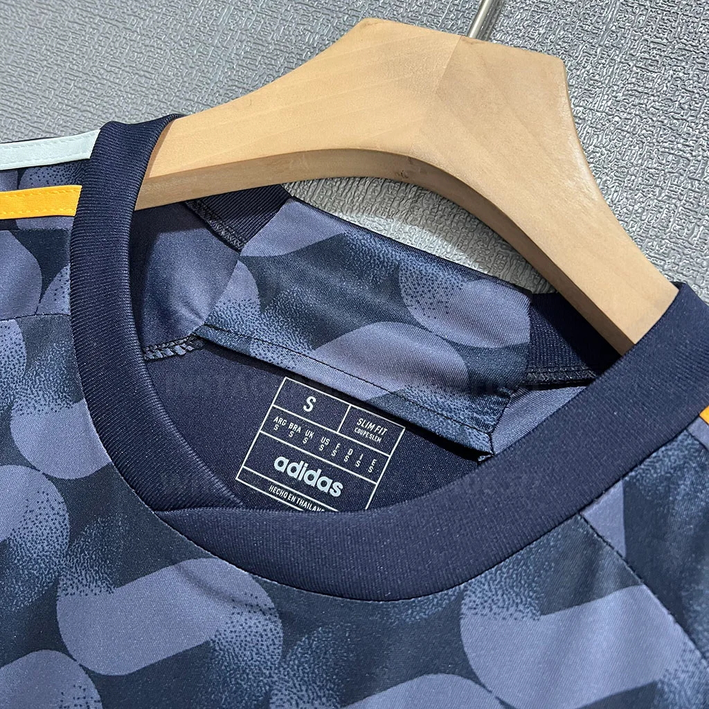 Real Madrid Away (3)