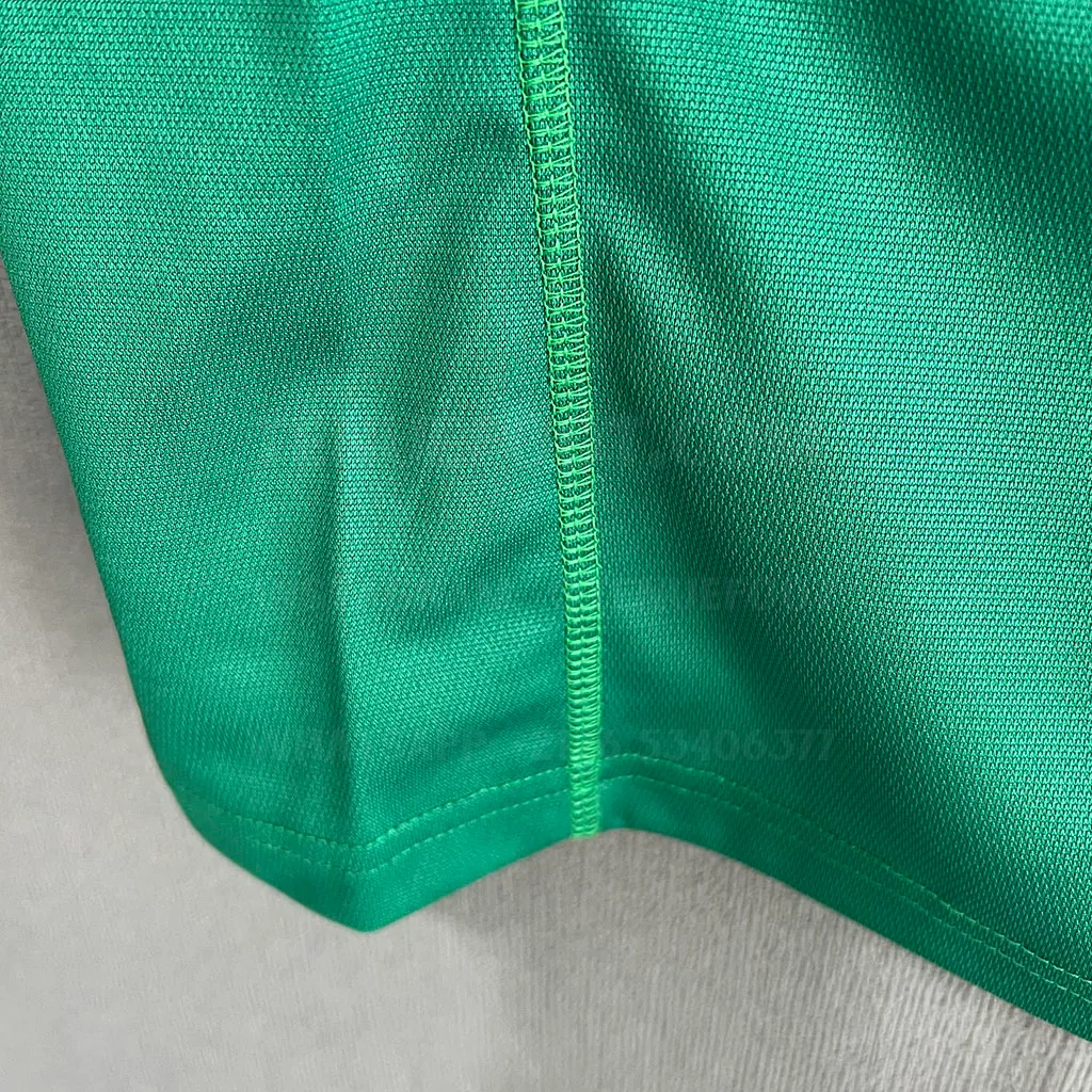 Cameroom Retro 2002 Home (5)