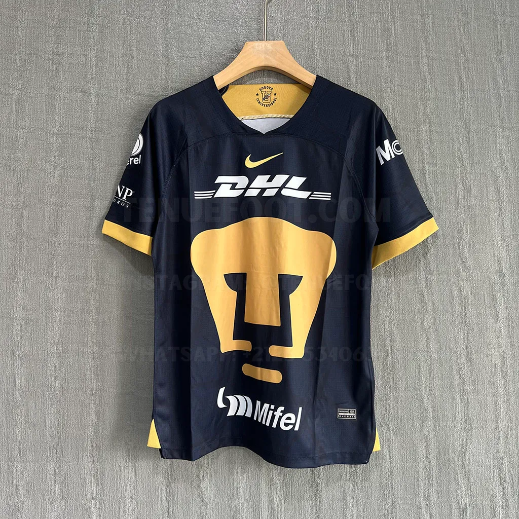 Pumas UNAM Away (1)