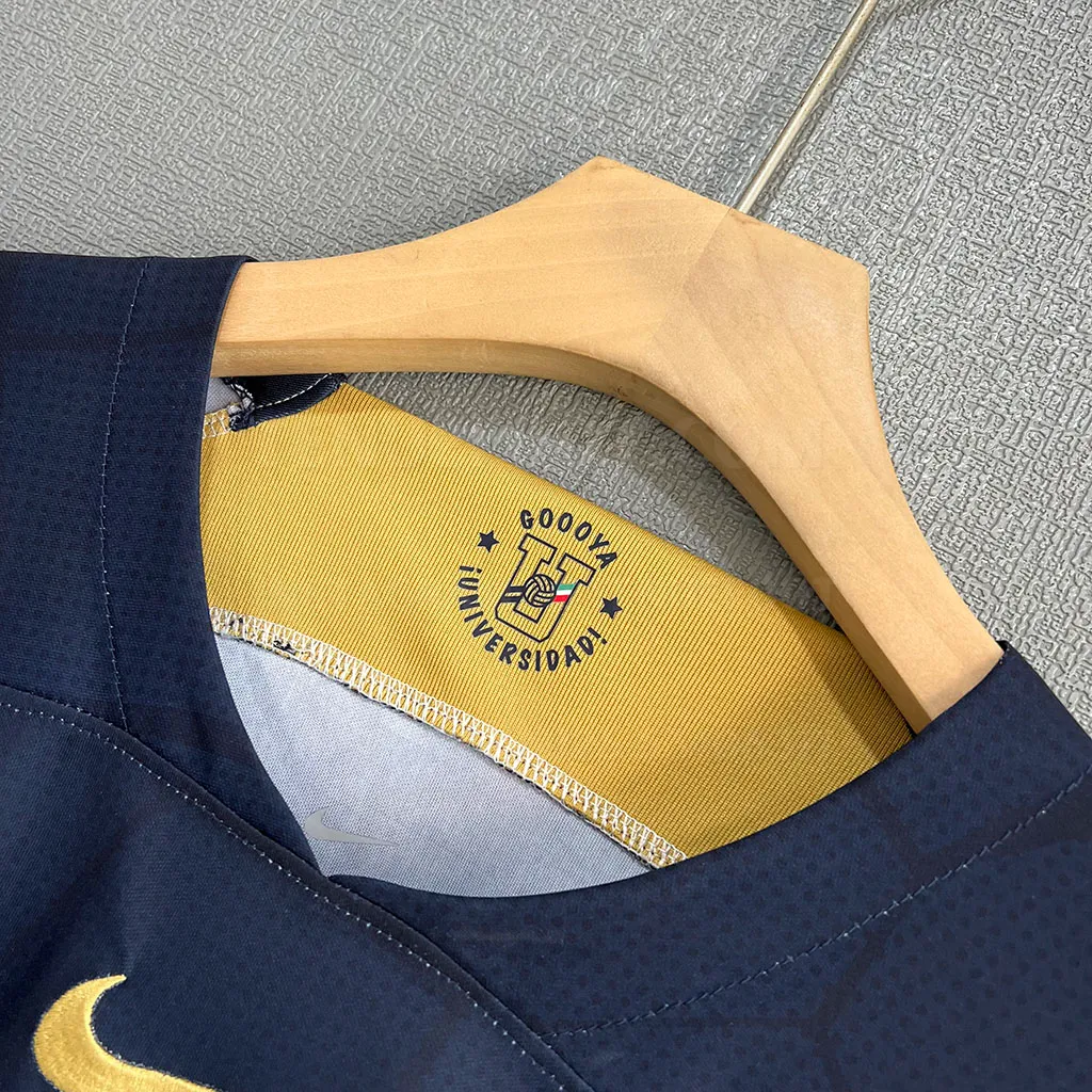 Pumas UNAM Away (3)