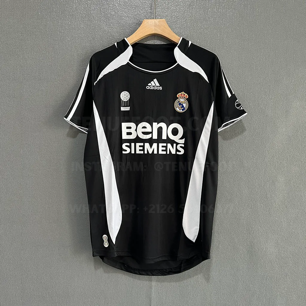 Real Madrid Retro 06-07 Third (1)