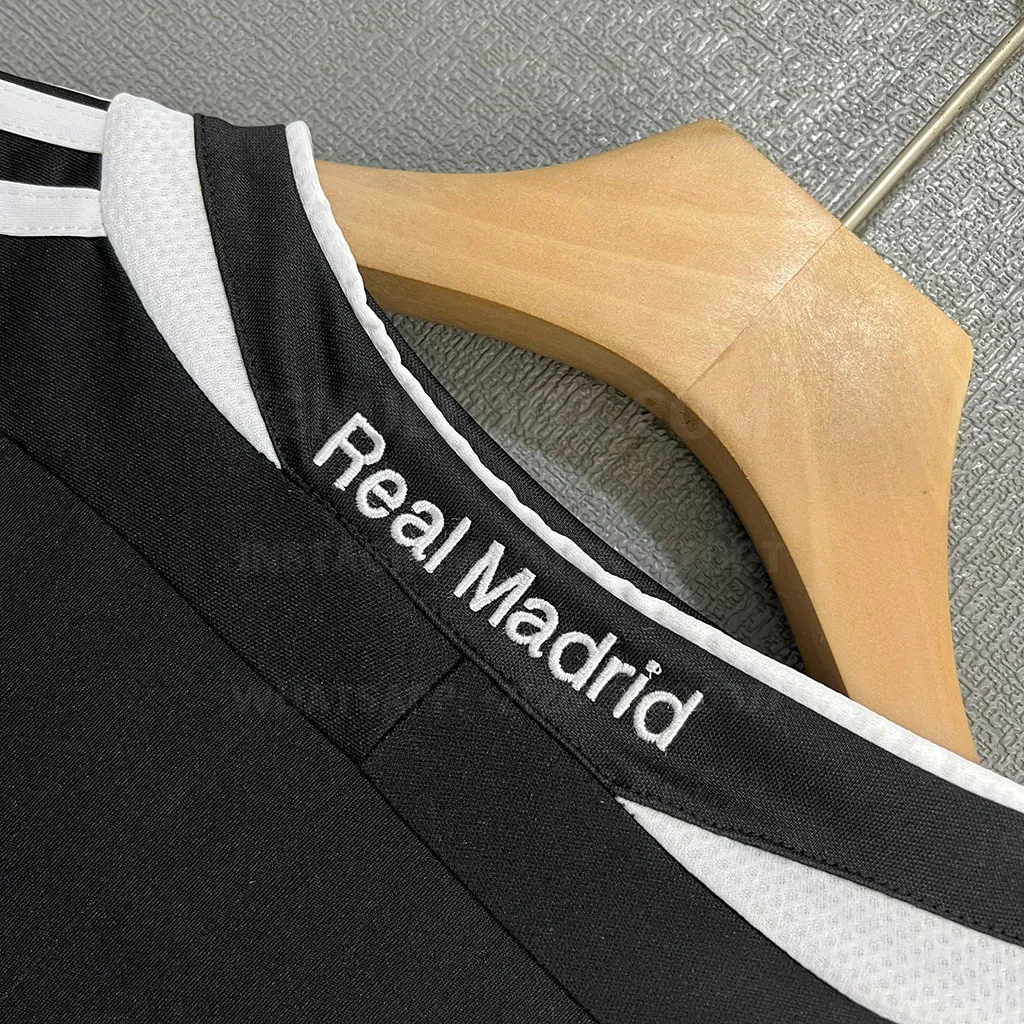 Real Madrid Retro 06-07 Third (6)
