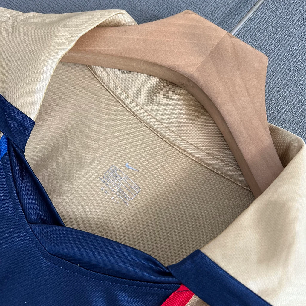 Barcelona Retro 01-02 Away (3)