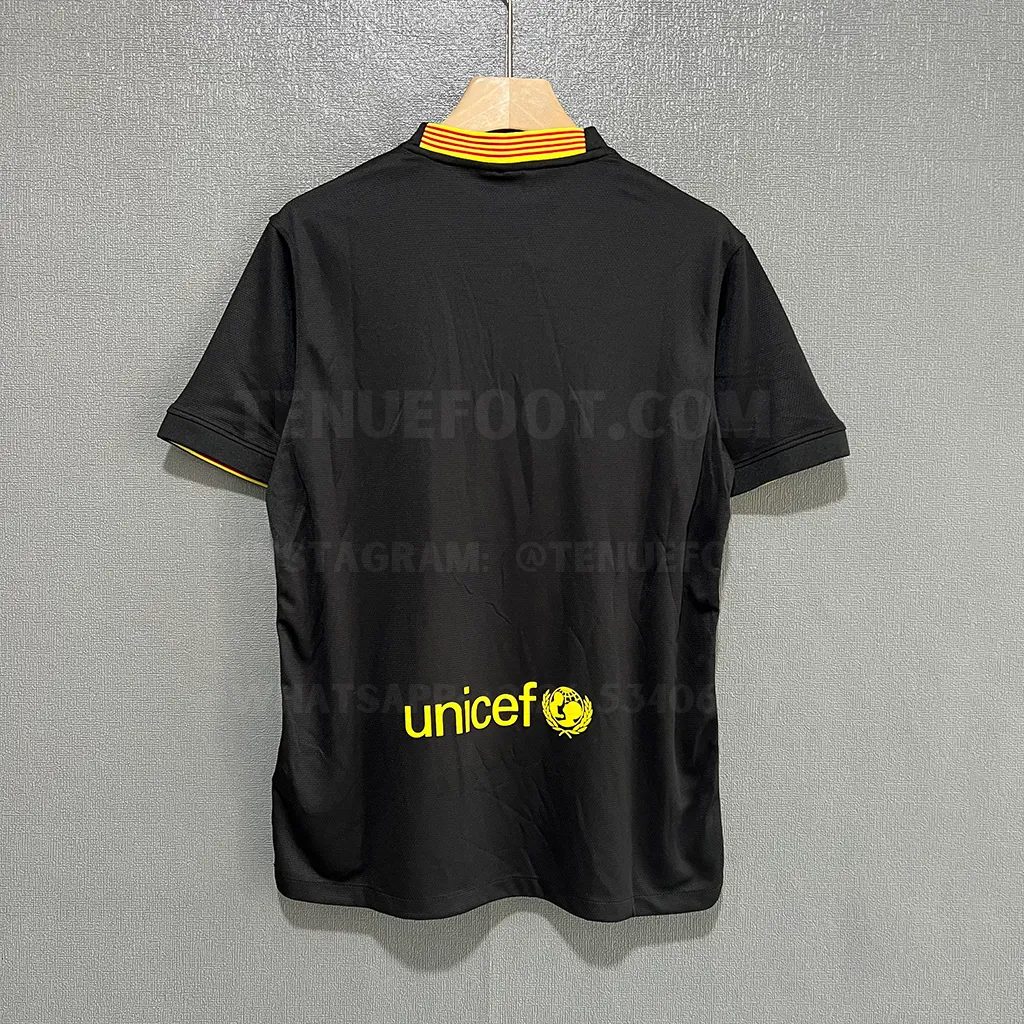 Barcelona Retro 13-14 Third (7)