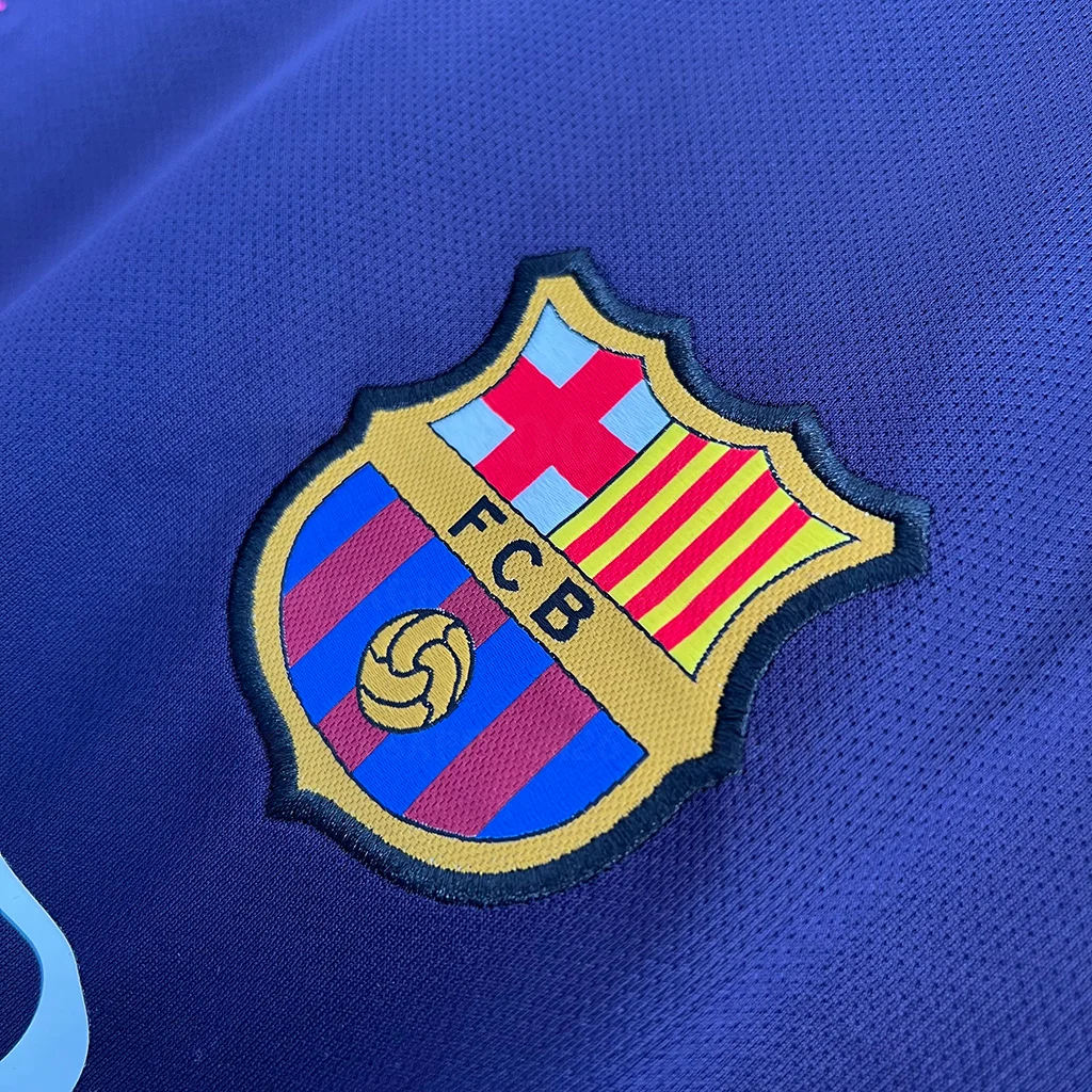 Barcelona Retro 16-17 Away (2)