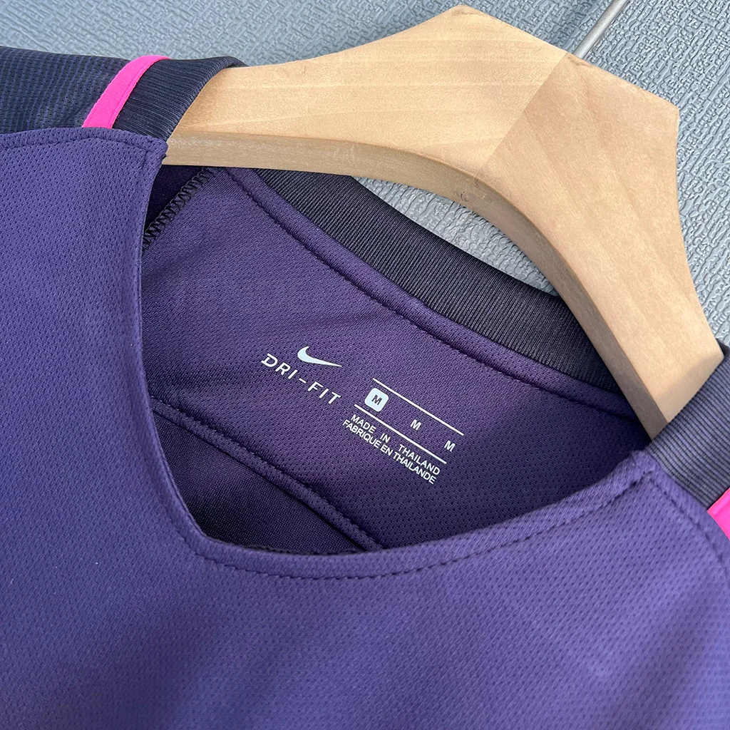 Barcelona Retro 16-17 Away (3)