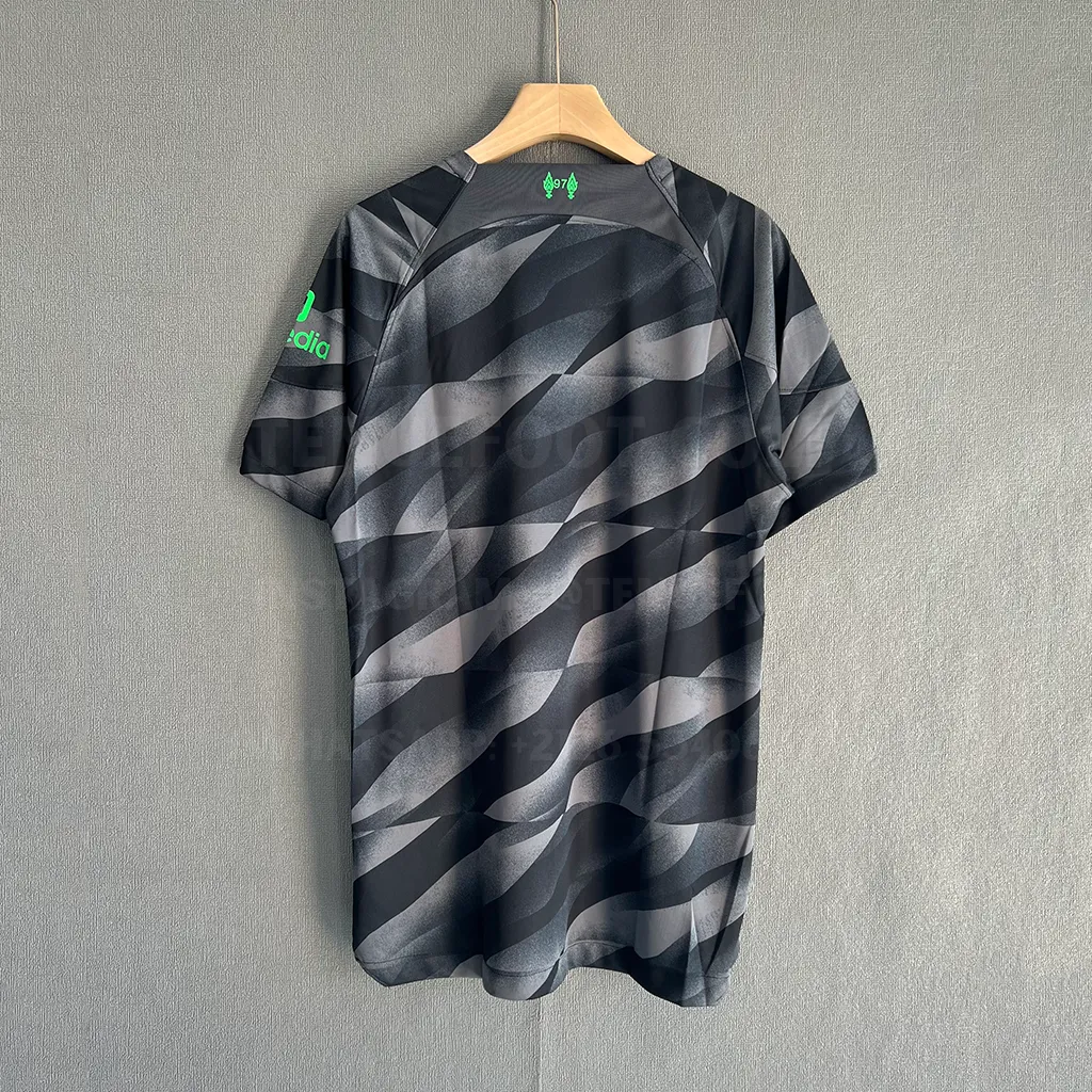 Liverpool GK Black (7)