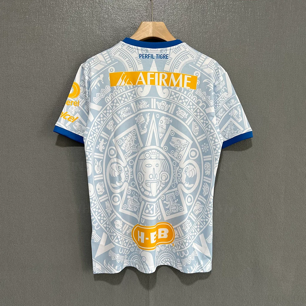 Pumas UNAM Third (7)