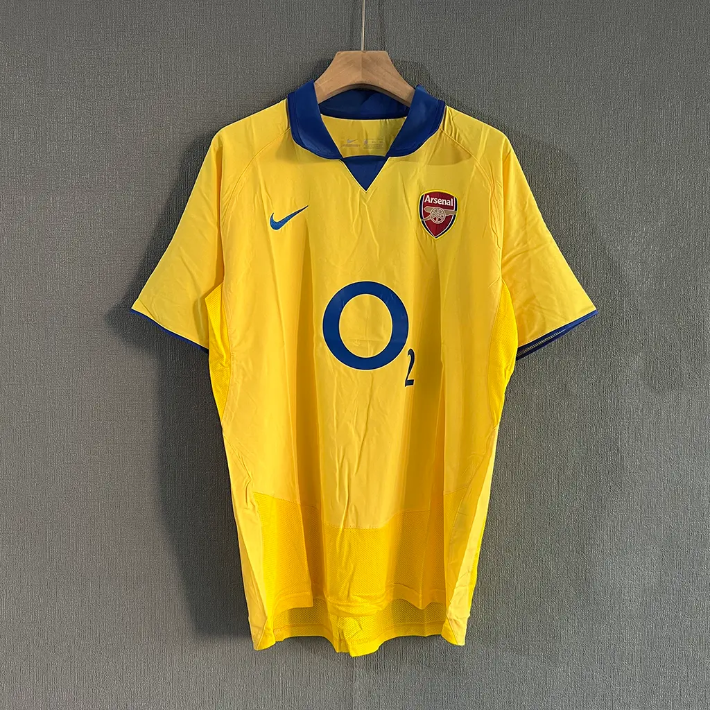Arsenal Retro 03-05 Away (1)