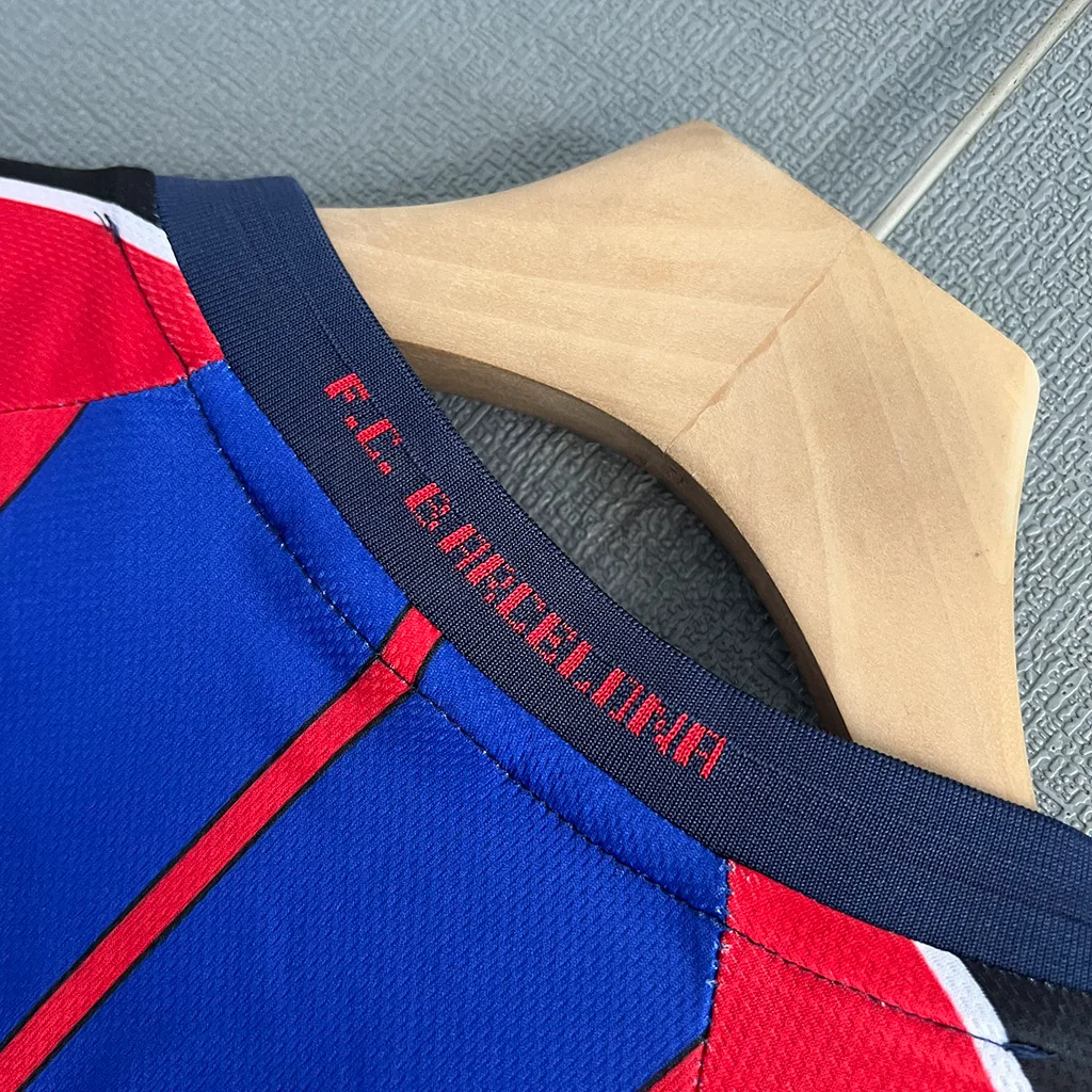 Barcelona Retro 97-98 Home (6)