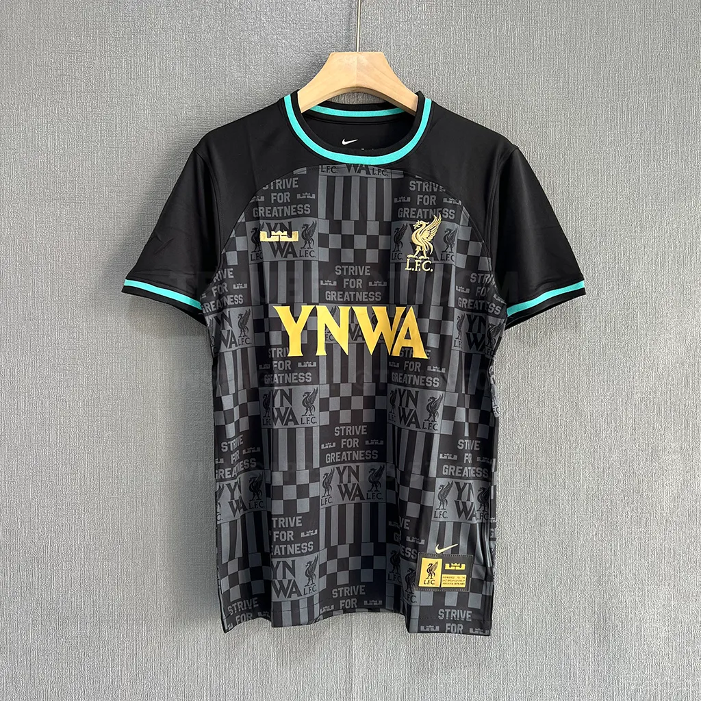LeBron x Liverpool 2024 (1)