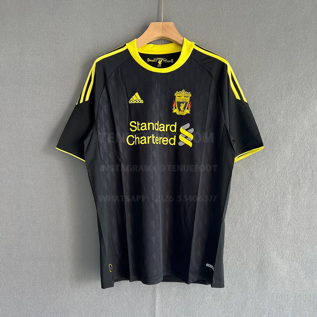 Liverpool Retro 10-11 Away (1)