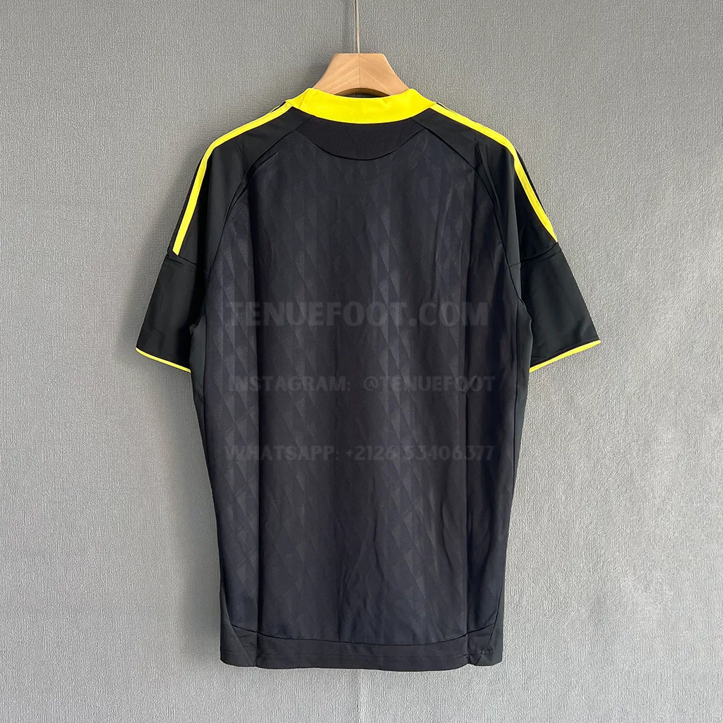 Liverpool Retro 10-11 Away (7)
