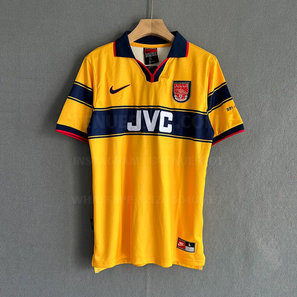 Arsenal Retro 97-99 Away (1)