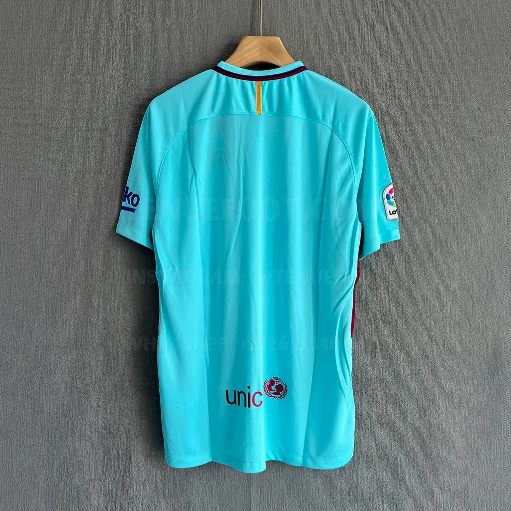 Barcelona Retro 17-18 Away (7)