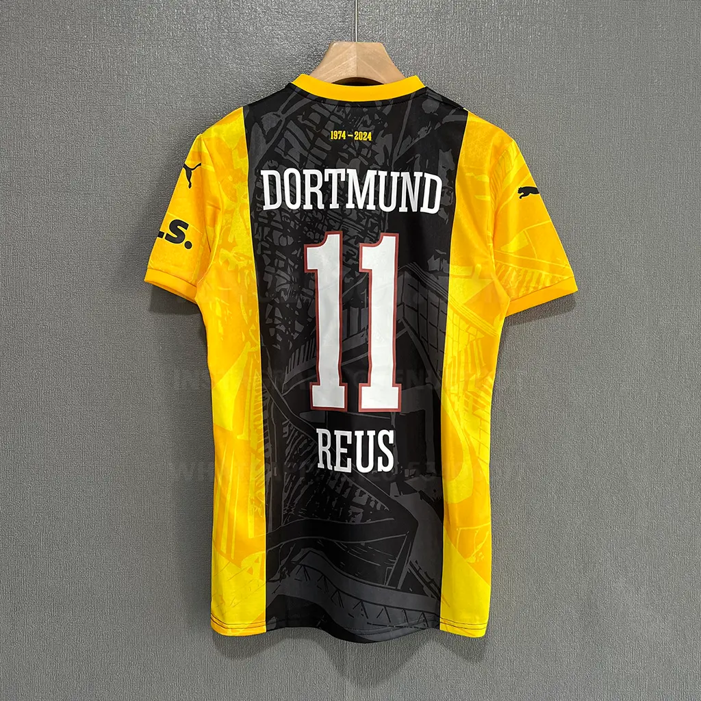 Borussia Dortmund SIGNAL IDUNA PARK’s 50th Player Version (7)