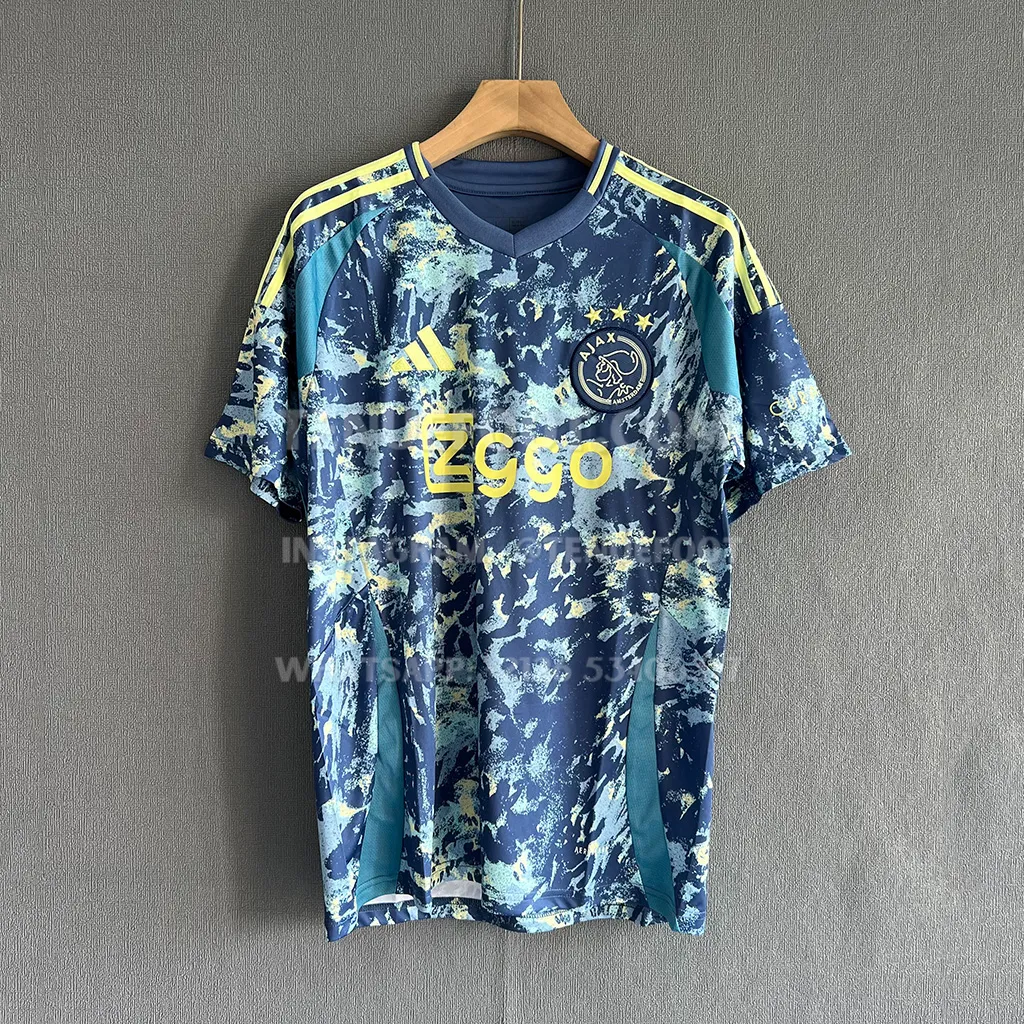 Ajax Away (1)