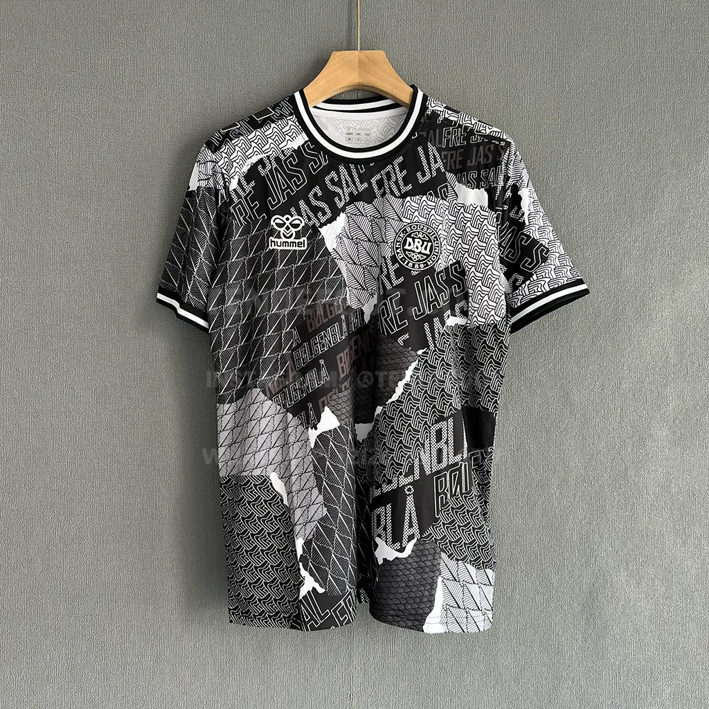 Denmark Pre-Match Black (1)