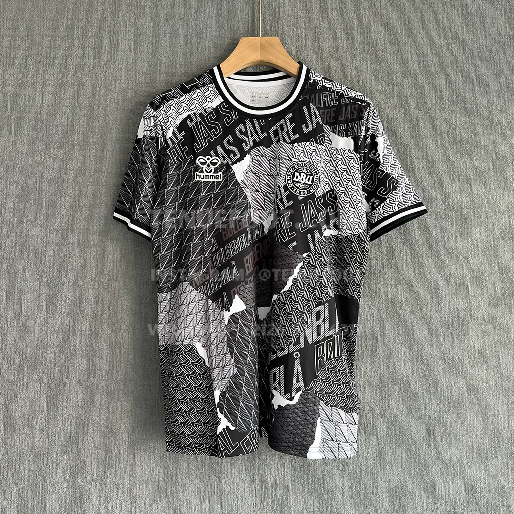 Denmark Pre-Match Black (1)