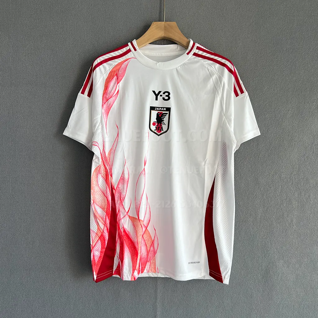 Japan Away (1)