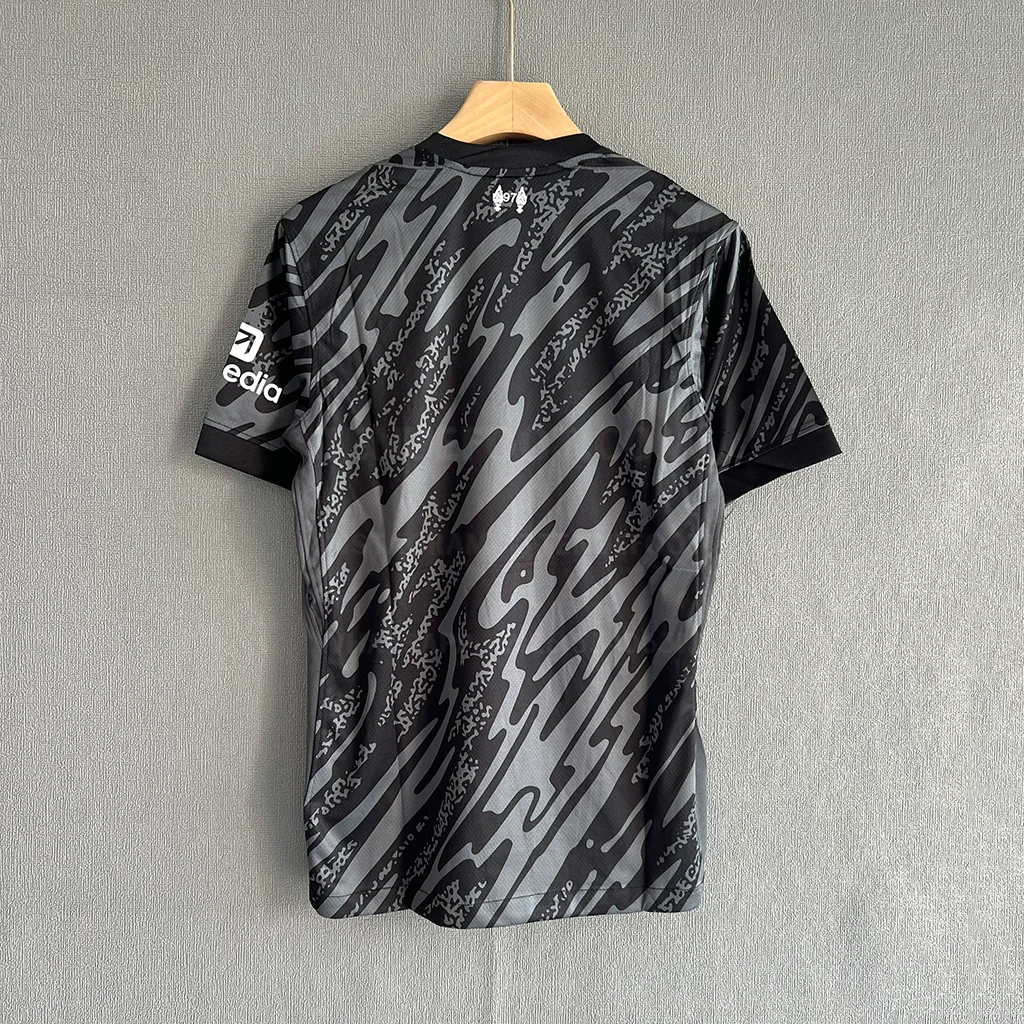 Liverpool GK Black (7)