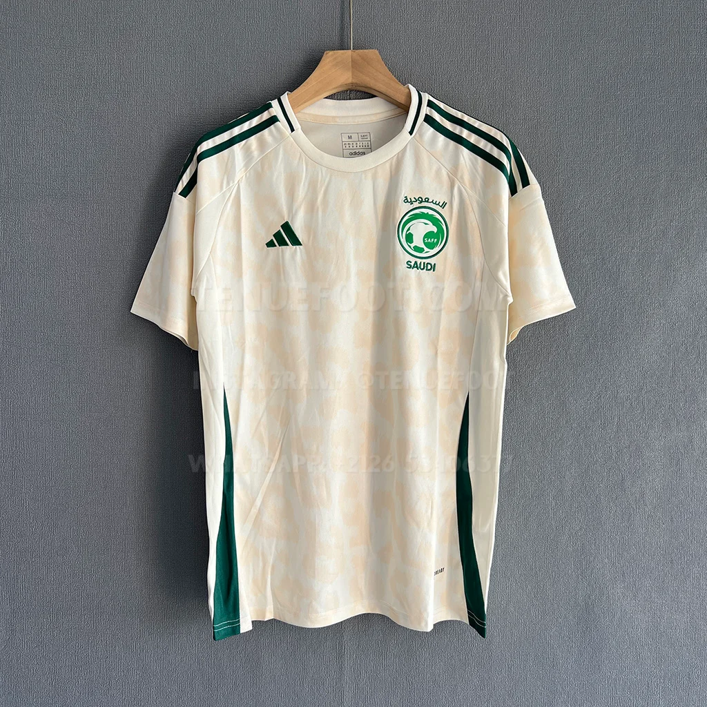 Saudi Arabia Away (1)