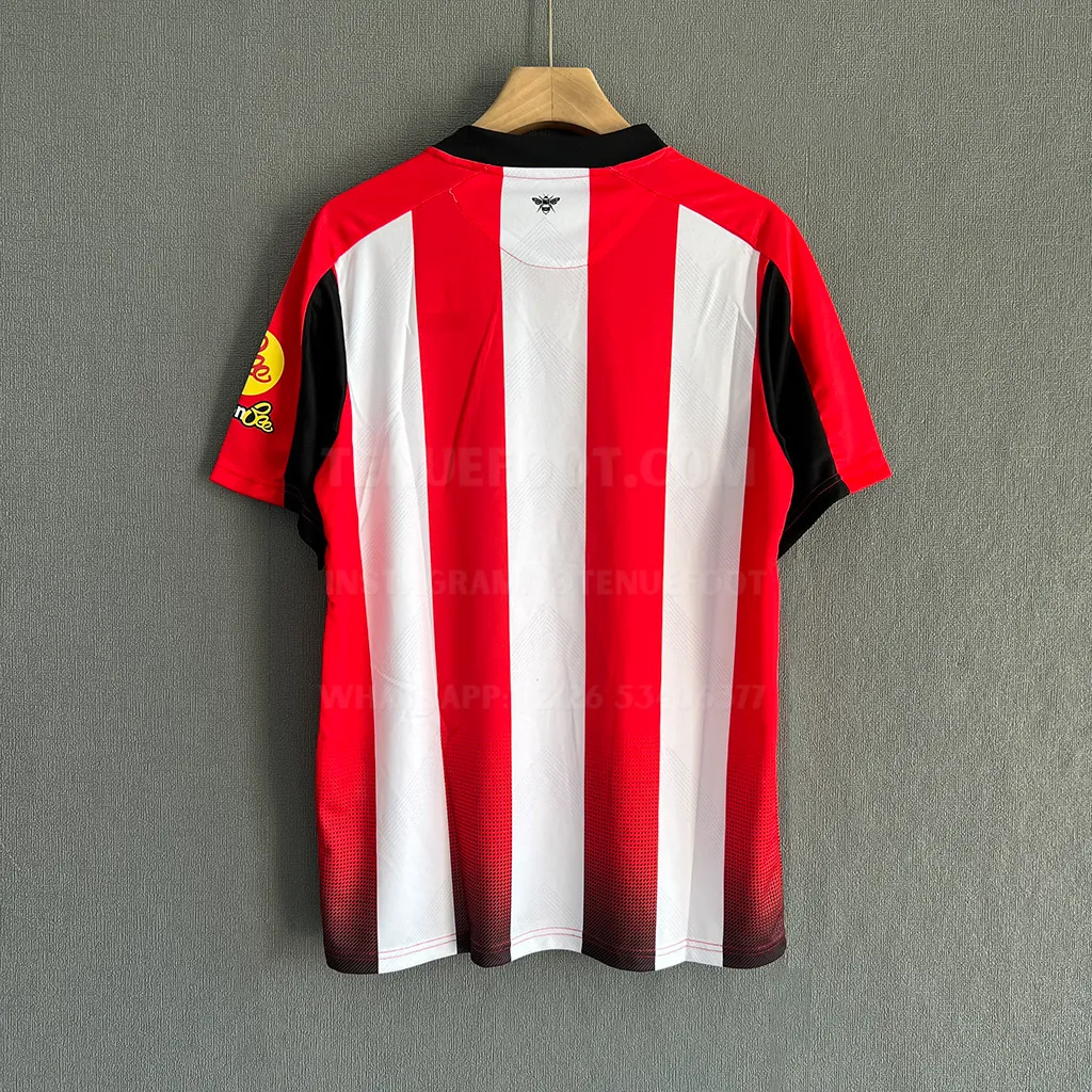 Brentford Home (7)