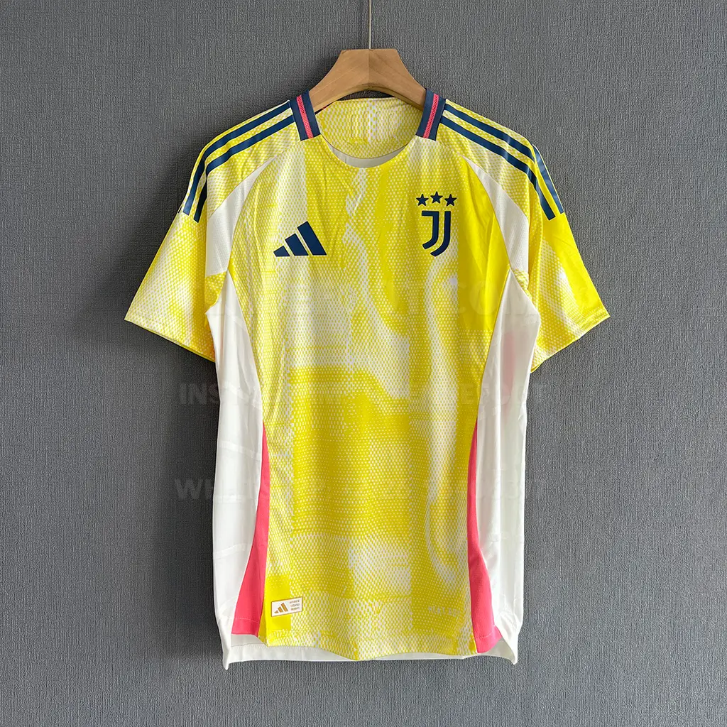 Juventus Away Player Version (1)