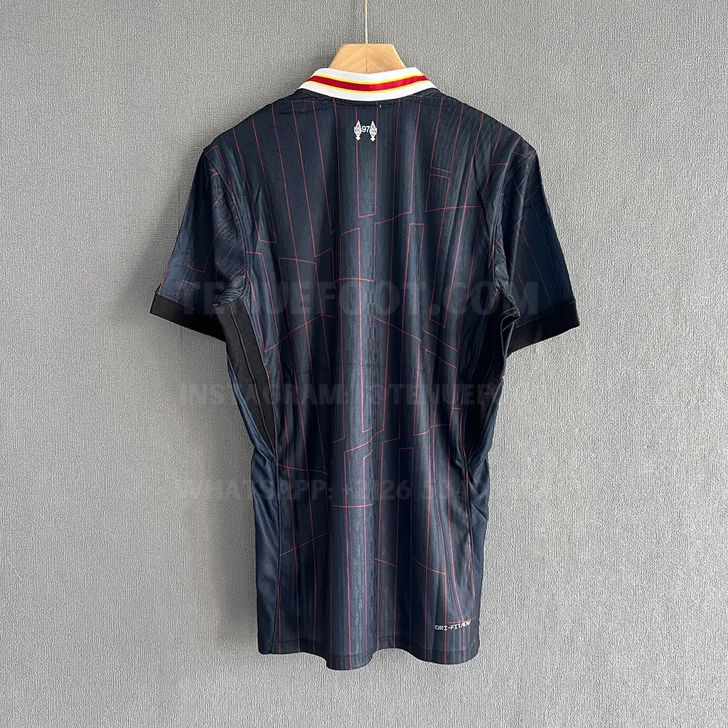 Liverpool Concept Black Player Version (7)