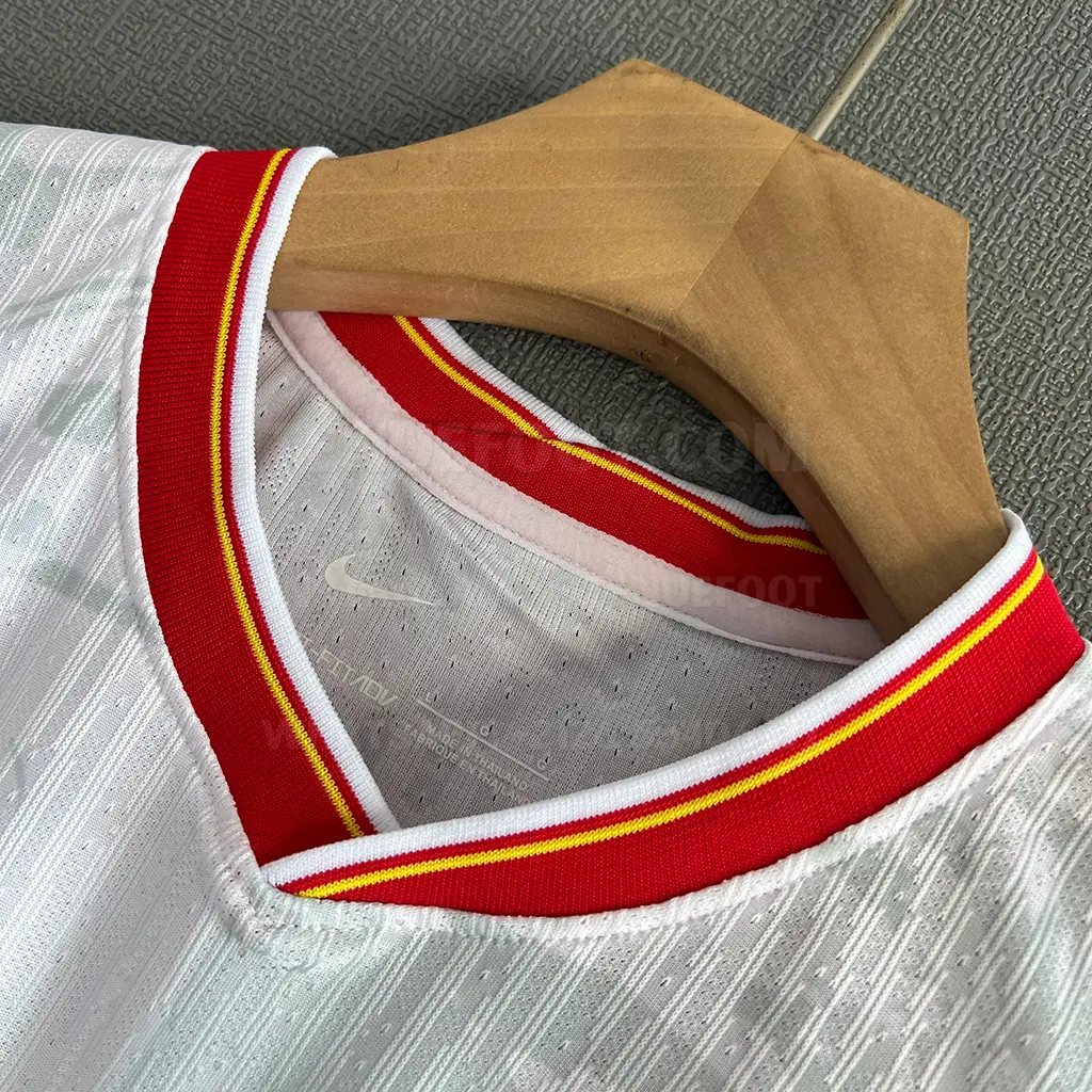 Liverpool Third Player Version (3)