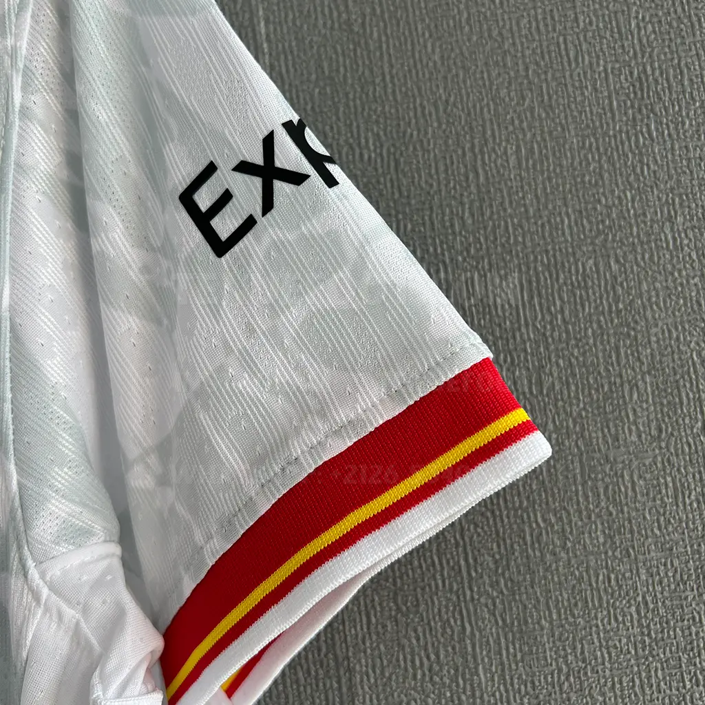 Liverpool Third Player Version (4)