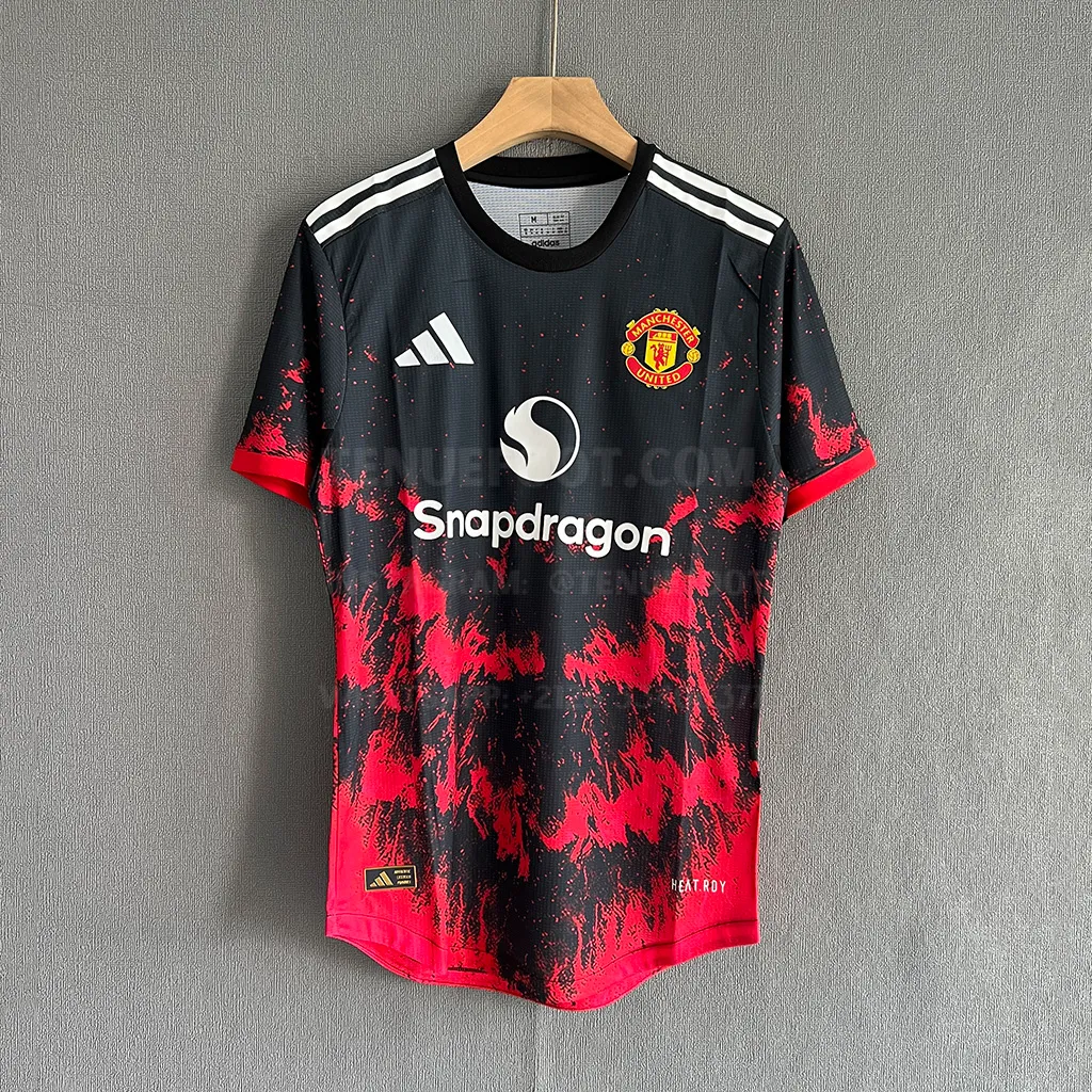 Man Utd Concept Red Black Player Version (1)