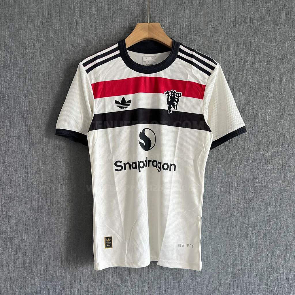 Man Utd Third Player Version (1)