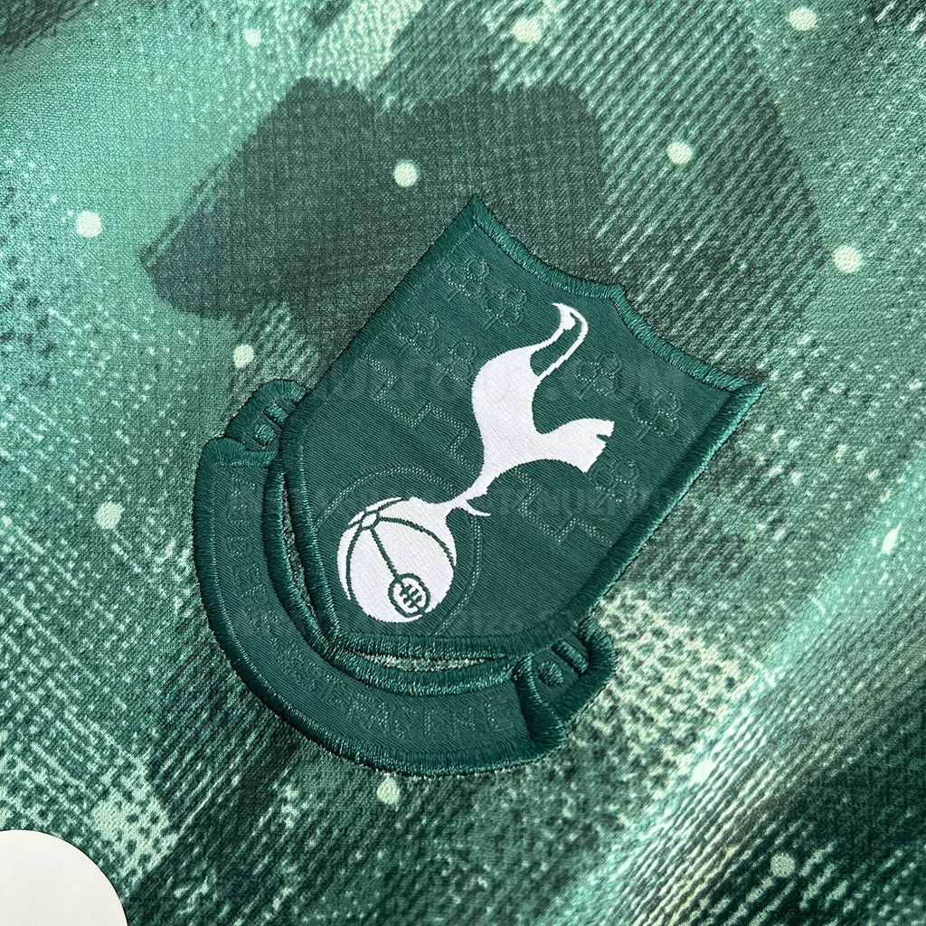 Tottenham Hotspur Third (2) Tottenham Hotspur Third (2)