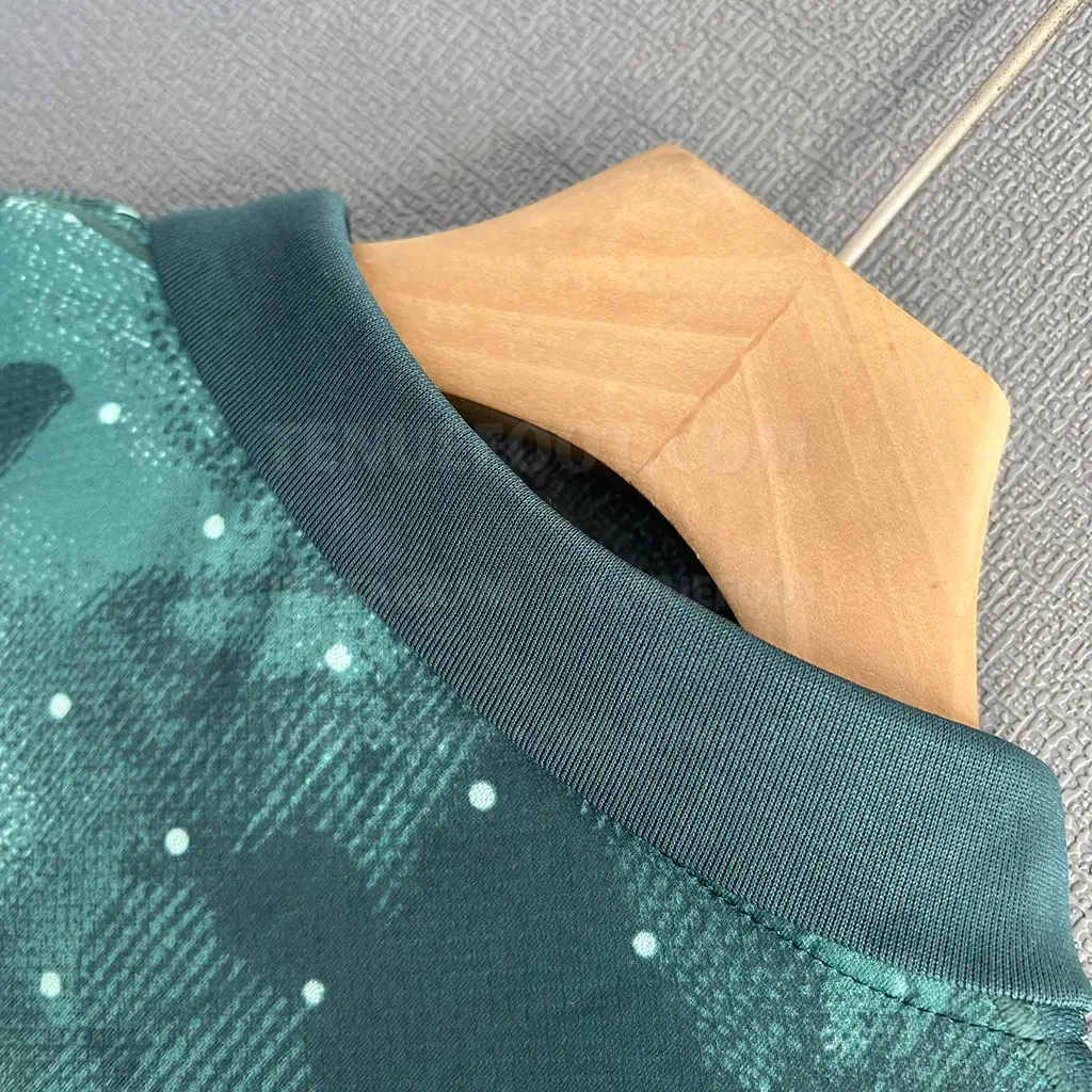 Tottenham Hotspur Third (6) Tottenham Hotspur Third (6)