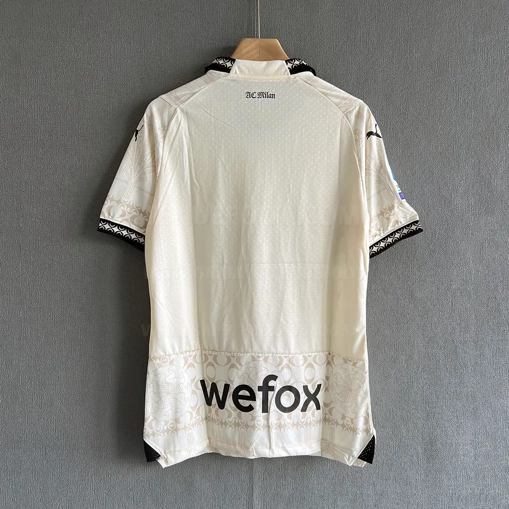 AC Milan Fourth Cream Player Version (7)