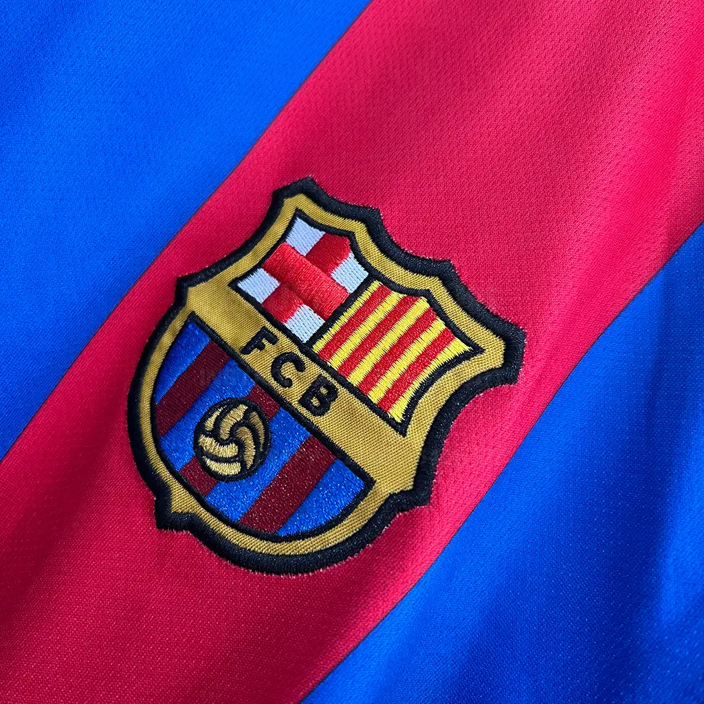 Barcelona Retro 04-05 Home (2)